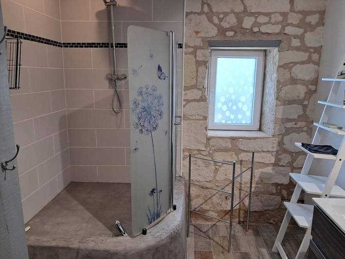 Location de vacances pour 7 personnes, avec terrasse, animaux acceptés à Brain-sur-Allonnes - 2