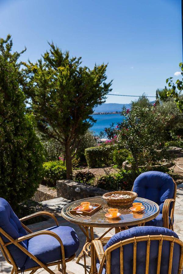 Maison d’hôte pour 4 personnes, avec jardin et vue dans Égine - 2