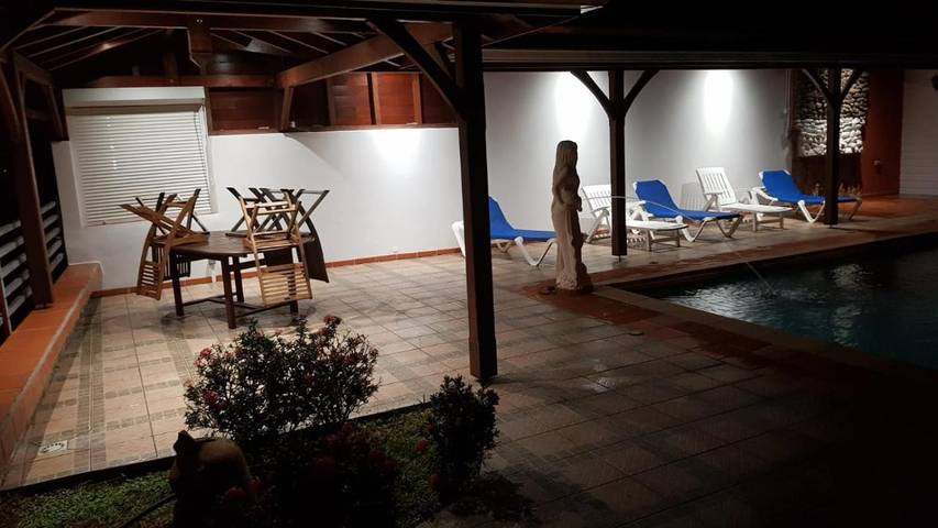 Appartement de vacances pour 4 personnes, avec jardin et piscine