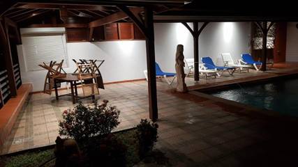 Gîte pour 4 personnes, avec piscine et jardin dans Saint-Joseph (Martinique)