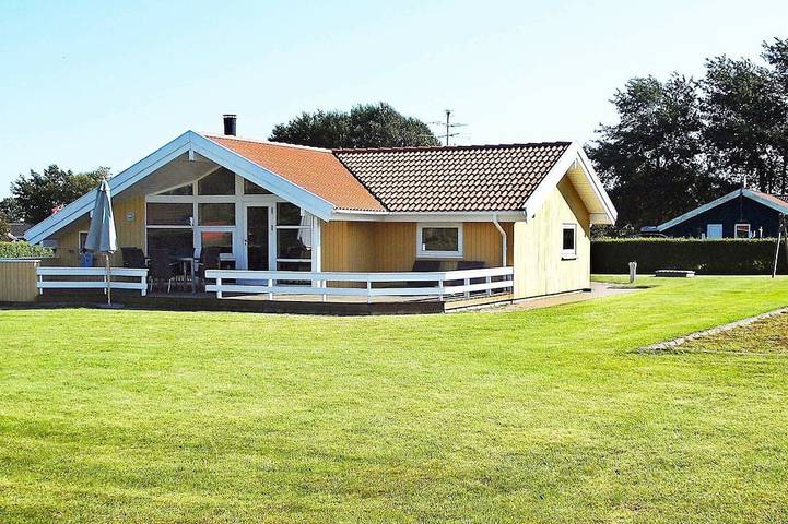 Ferienhaus für 6 Personen, mit Whirlpool und Garten sowie Sauna und Terrasse in Købingsmark Strand
