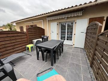 Gîte pour 4 personnes, avec piscine et terrasse à Les Mathes