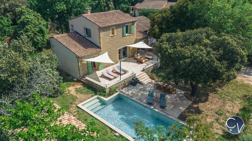 Chalet para 8 personas, con jardín además de terraza y piscina - 1