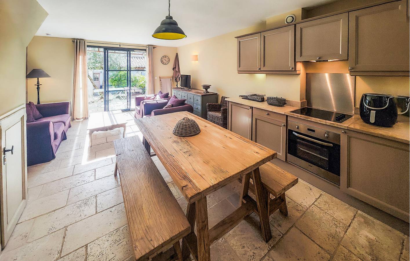 Moderne Ferienwohnung mit Garten und Parkplatz, 300m von Saint-Laurent Zentrum in Saint-Laurent-de-la-Cabrerisse, Narbonne und Umgebung