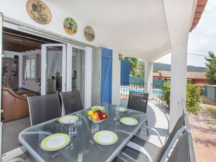 Location de vacances pour 6 personnes, avec vue ainsi que jardin et terrasse à Calonge - 2