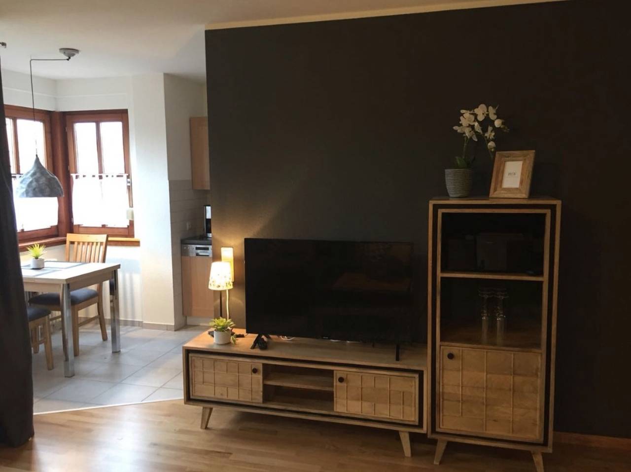 Ganzes Studio, Einzimmerwohnung '1 Zimmer Appartement 28' mit Balkon und Wlan in Bad Krozingen, Südschwarzwald