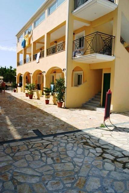 Lemon Grove Hotels And Studios in Kavos, Corfou