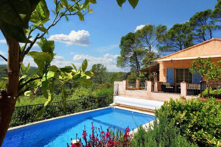 Gîte pour 6 personnes, avec piscine, adapté aux familles