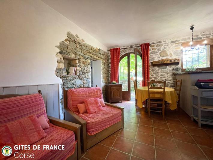 Gîte pour 2 personnes, avec Terrasse ainsi que Jardin et Vue à Patrimonio - 4