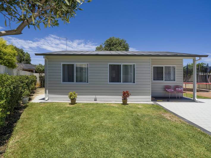 Ganze Wohnung, Helles und geräumiges 2-Bett-Familienhaus in Thornlie in Perth, Western Australia