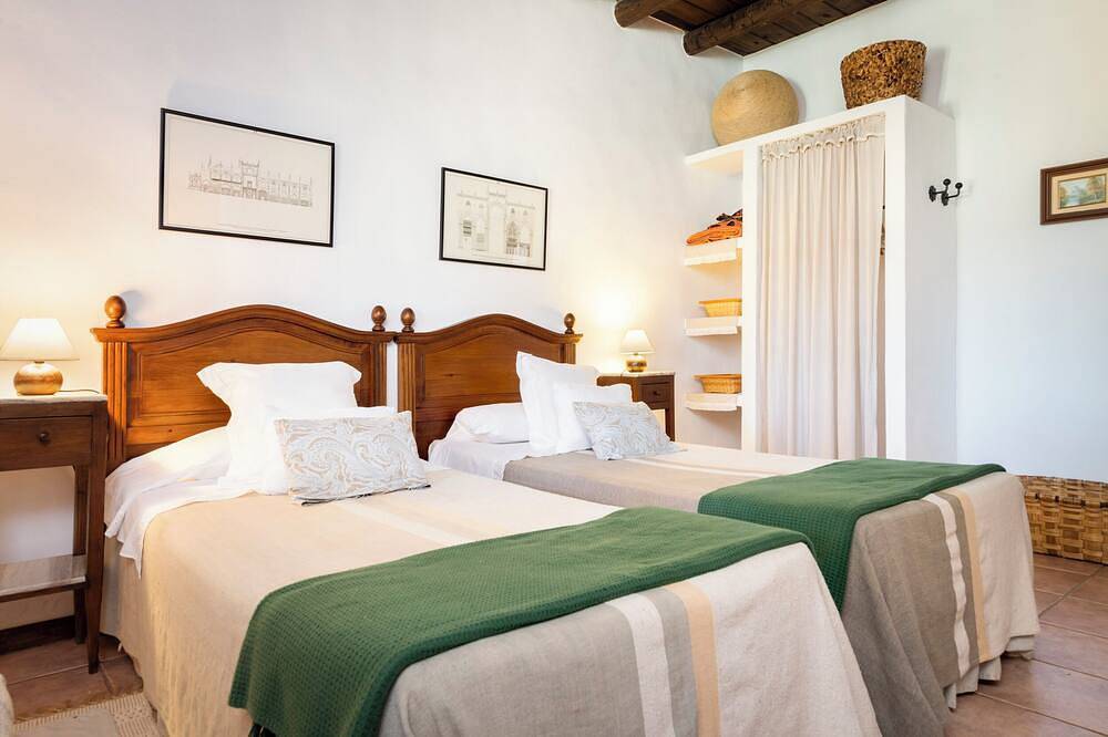 Casa Olivo ideal for families with private pool and fireplace.  Sierra d Aracena in Almonaster la Real, Sierra de Aracena