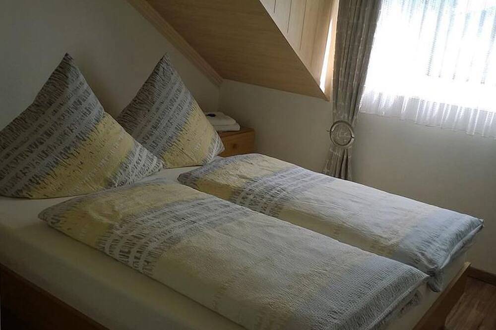 Ganze Wohnung, Haus Kotthoff - 5-Bettwohnung mit 2 sep. Schlafzimmern in Valwig, Cochem-Zell