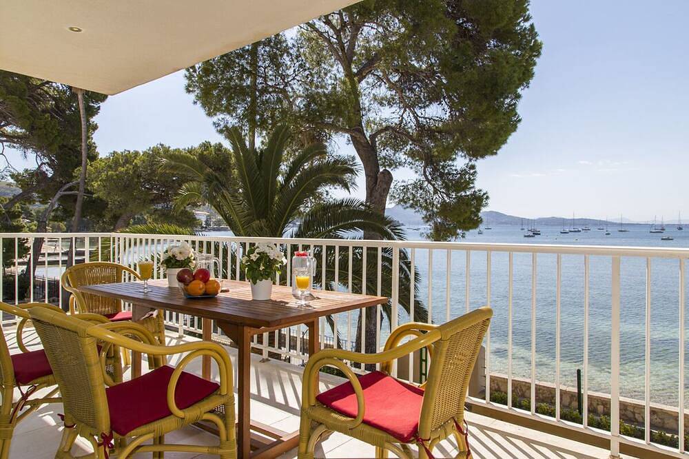Apartamento entero, Precioso apartamento primera linea de mar in Puerto de Pollensa, Pollença