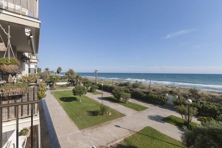 Ganze Ferienwohnung, Beach front apartment in Gavà Mar, Pine Beach in Platja de Gavà (Gavà), Gavà
