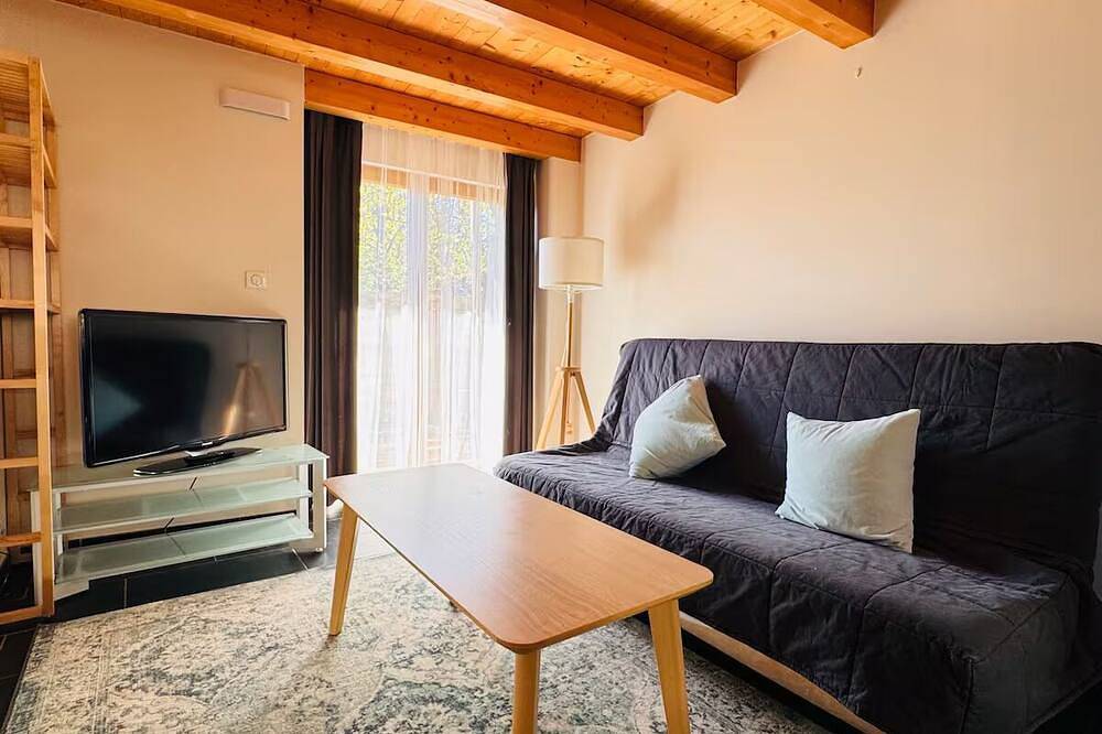 Cozy cottage in Saint Julien-en-Genevois with Wifi & Free Parking in Saint-Julien-en-Genevois, Región de Saint-Julien-en-Genevois