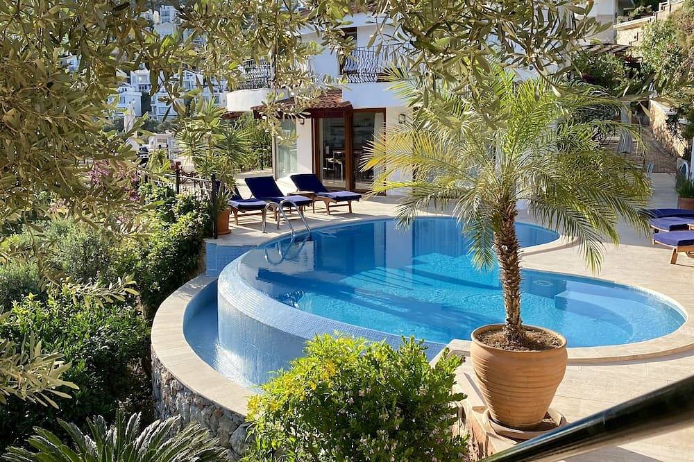 Private Luxusvilla direkt am Meer in prestigeträchtiger Lage, neu auf dem Markt! in Kaş, Provinz Antalya