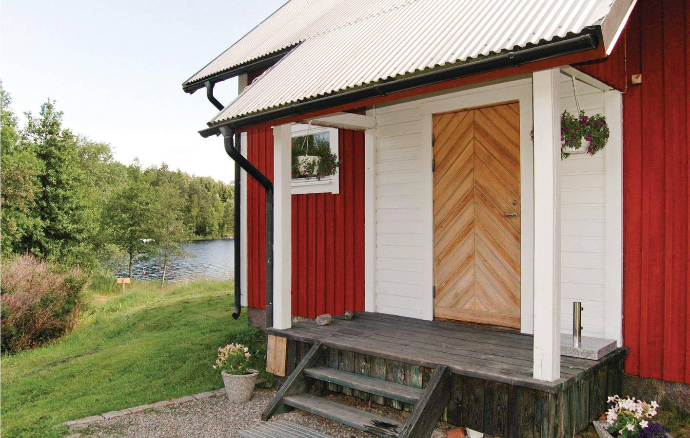 Hus för 6 Personer med terass in Mellerud, Vänern