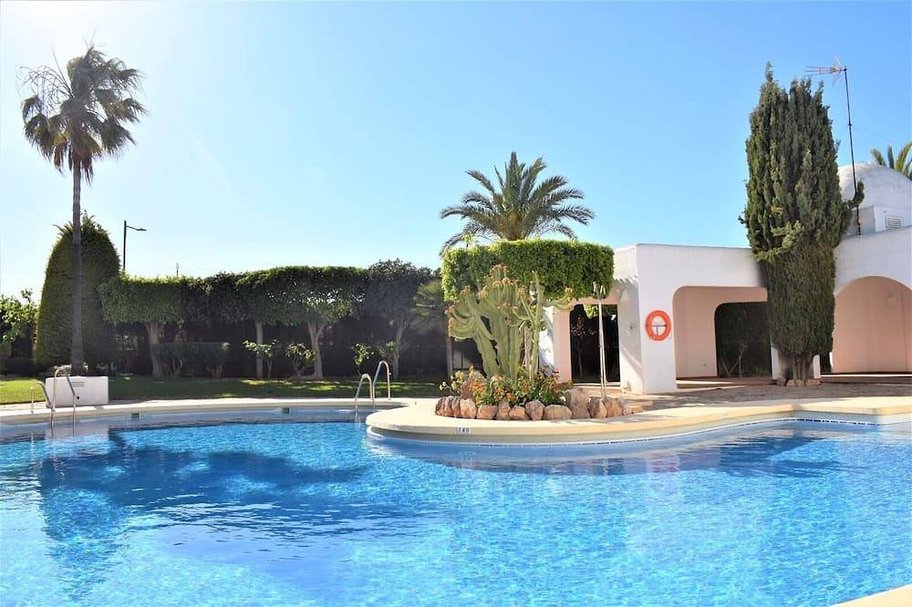 Wonderful house 250m from the sea, with pool, bbq, solarium, 3 terraces, views in El Palmeral, Mojacar