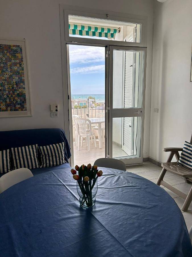 Appartamento intero, A 100metri dal mare difronte alla torre saracena. in Campomarino di Maruggio, Campomarino (Puglia)