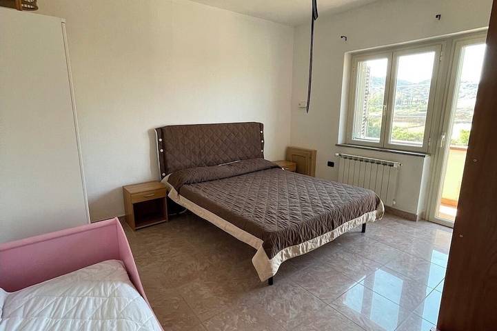 Spacious holiday home near the sea with courtyard perfect for families & friends in Siniscola, Province de Nuoro