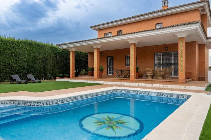 Maison de vacances pour 10 personnes, avec Balcon et Jardin dans la Province de Séville