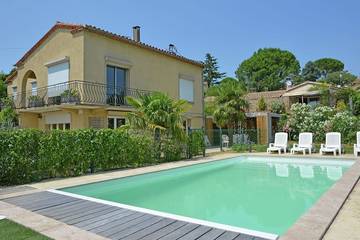Villa pour 6 personnes, avec jardin ainsi que balcon et piscine, animaux acceptés à Carcassonne