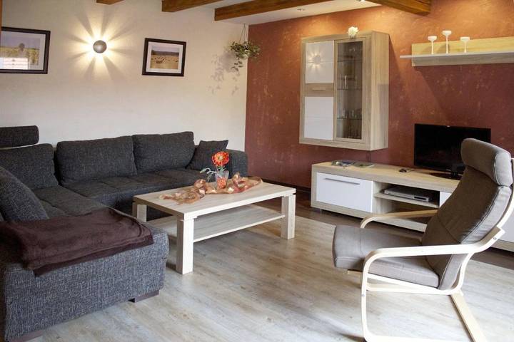 Ferienwohnung für 5 Personen, mit Balkon und Terrasse sowie Garten