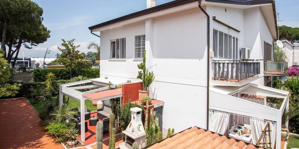 Villa per 8 persone, con Balcone e Idromassaggio nonché Terrazza e Giardino a Porto Badino