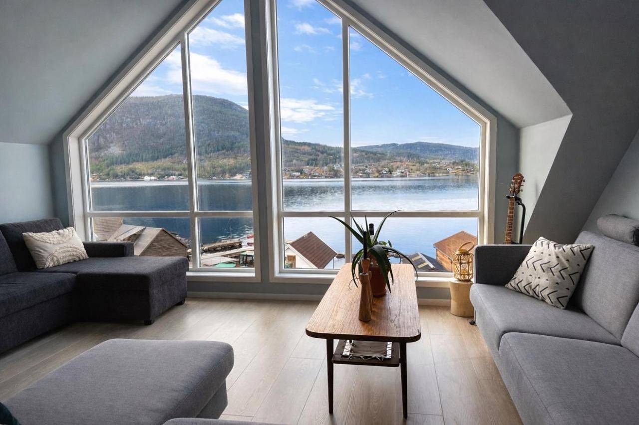 Scenic fjord home with terrace, minutes from Pulpit Rock in Strand (Rogaland)