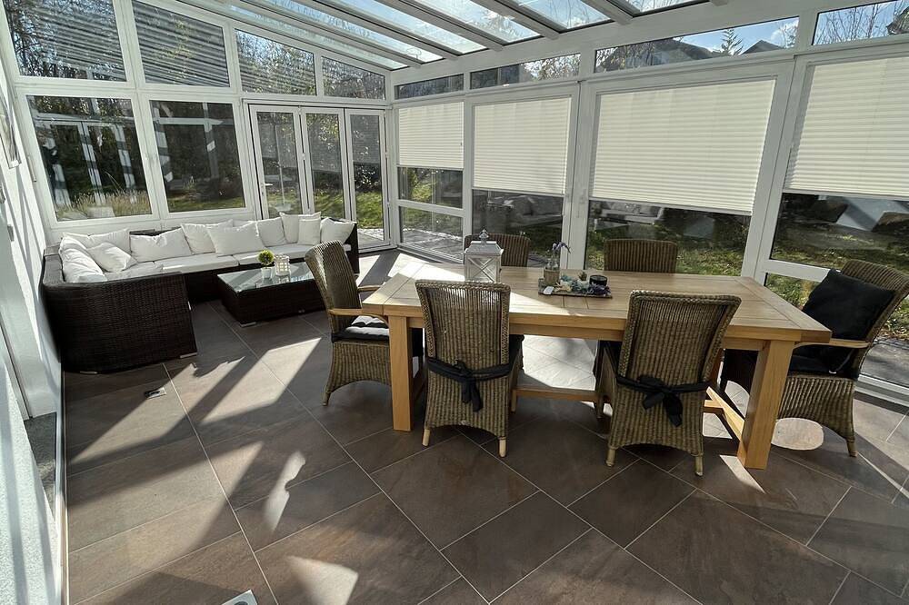 Schönes großes Ferienhaus mit Wintergarten am Edersee/Kellerwald, Hunde erlaubt in Vöhl, Waldecker Land
