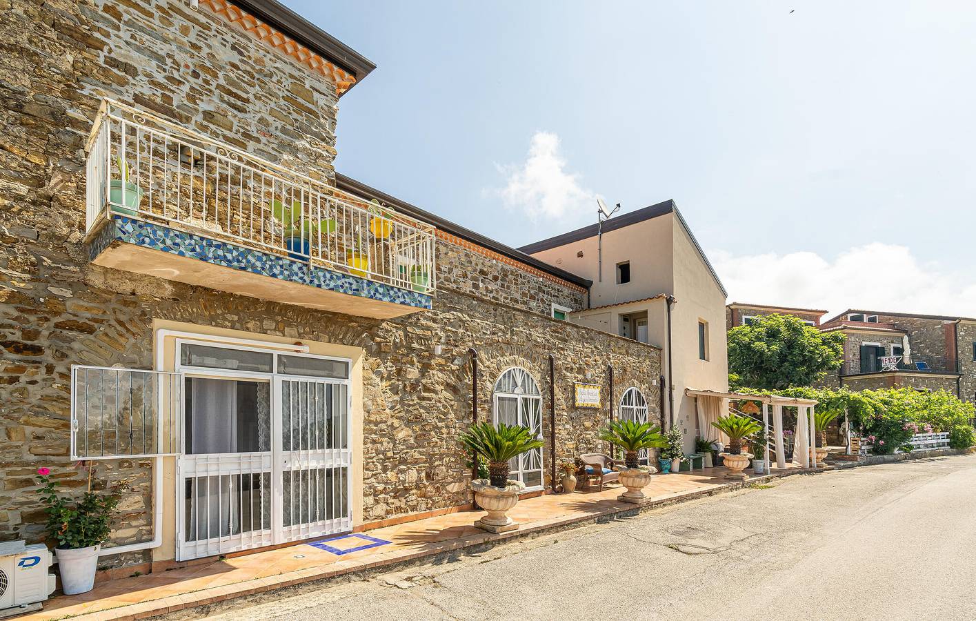 Accogliente appartamento di 140mq con AC, parcheggio, piscina e giardino vicino a San Mauro Cilento in San Mauro Cilento, Cilento
