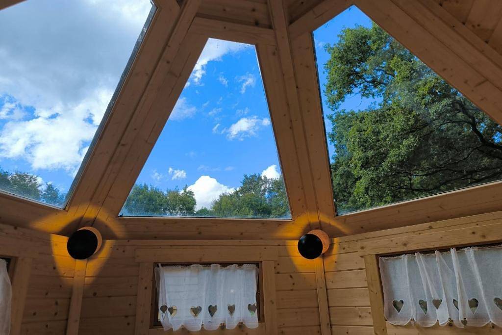 Unusual Luxury Spa Private & Petits Dej Cabin in Guenrouet, Région de Saint-Nazaire