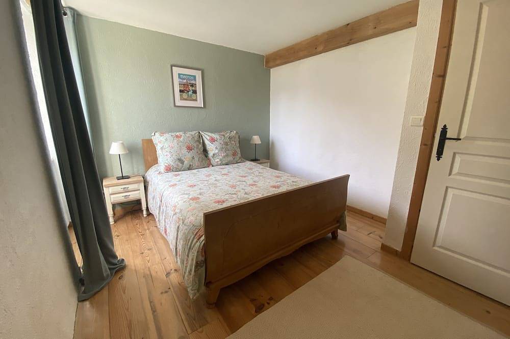 Characterful 3 bedroom house with large garden and pool. in Lafage, Carcassonne und Umgebung