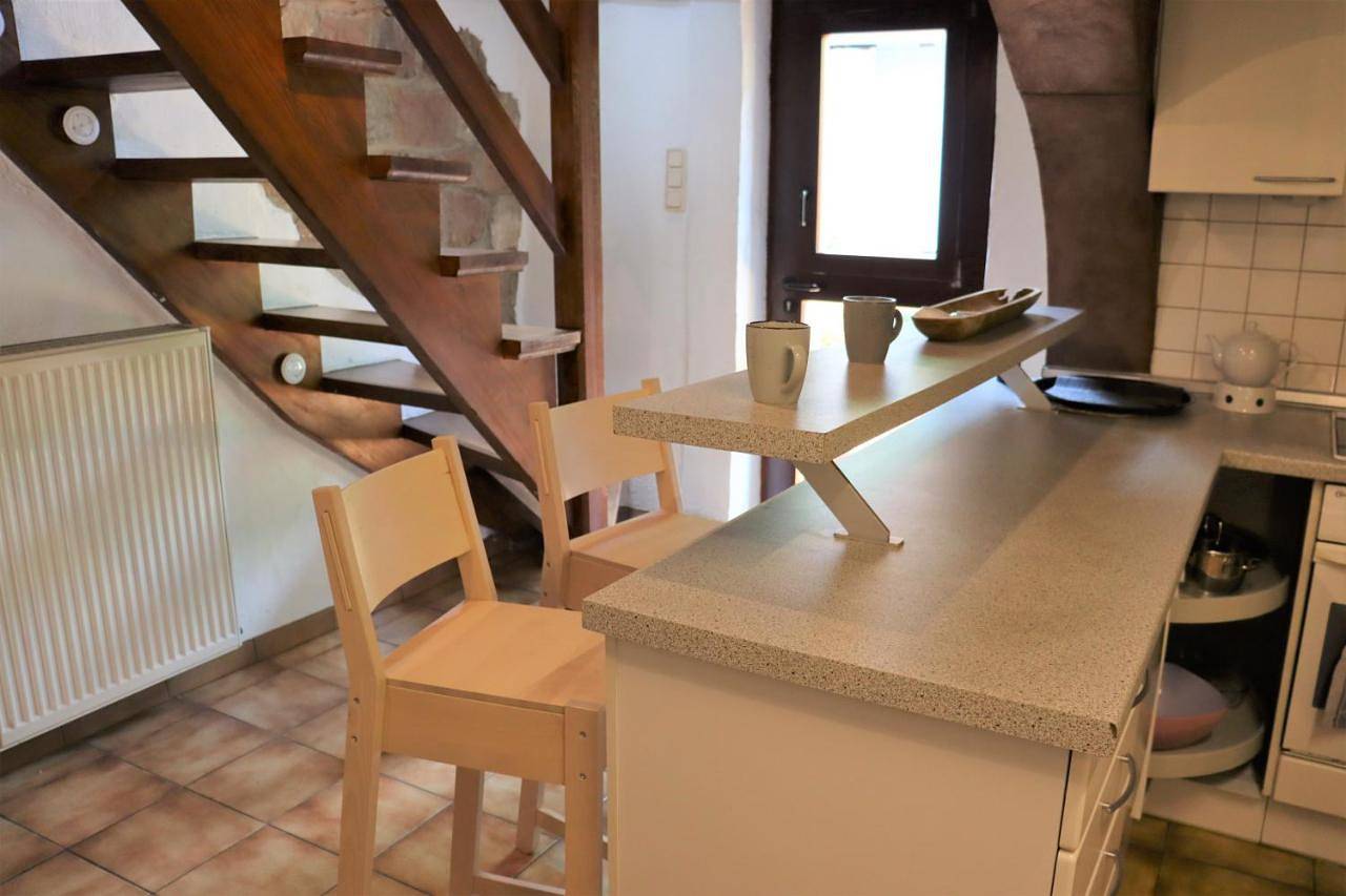 Fereinwohnnung, Ferienhaus, Bauernhaus - 2 kostelnlose Parkplätze - Wifi - schöner Innenhof - 5min bis Saarlouis Innenstadt in Saarlouis, Mosel-Saar