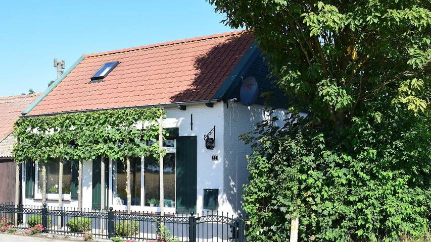 Vakantiehuis voor 6 personen, met terras en tuin in Schoondijke