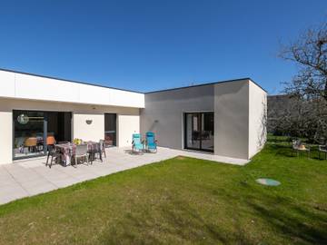 Gîte pour 6 personnes, avec jardin et terrasse à Plomelin