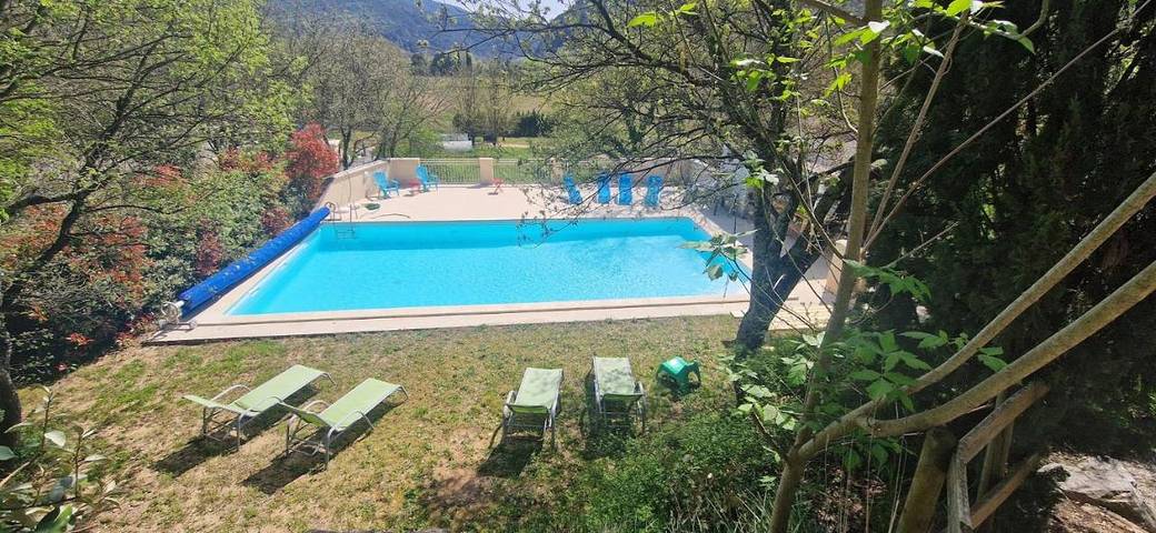 Appartement de vacances pour 12 personnes, avec jardin ainsi que piscine et vue, animaux acceptés