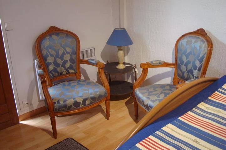 Gîte pour 2 personnes, avec jardin ainsi que piscine et terrasse, animaux acceptés à Villeneuve-de-Berg - 2