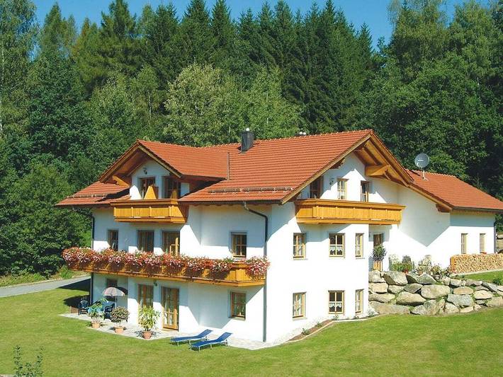 Ferienhaus für 3 Personen, mit Terrasse und Garten in Arnbruck