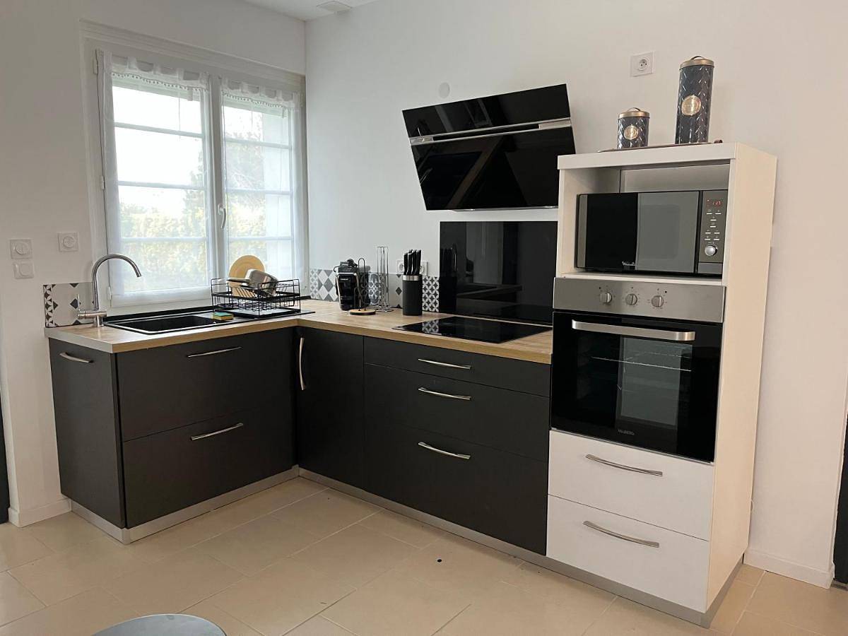 Five-Bedroom House in Nibas, Région d'Abbeville