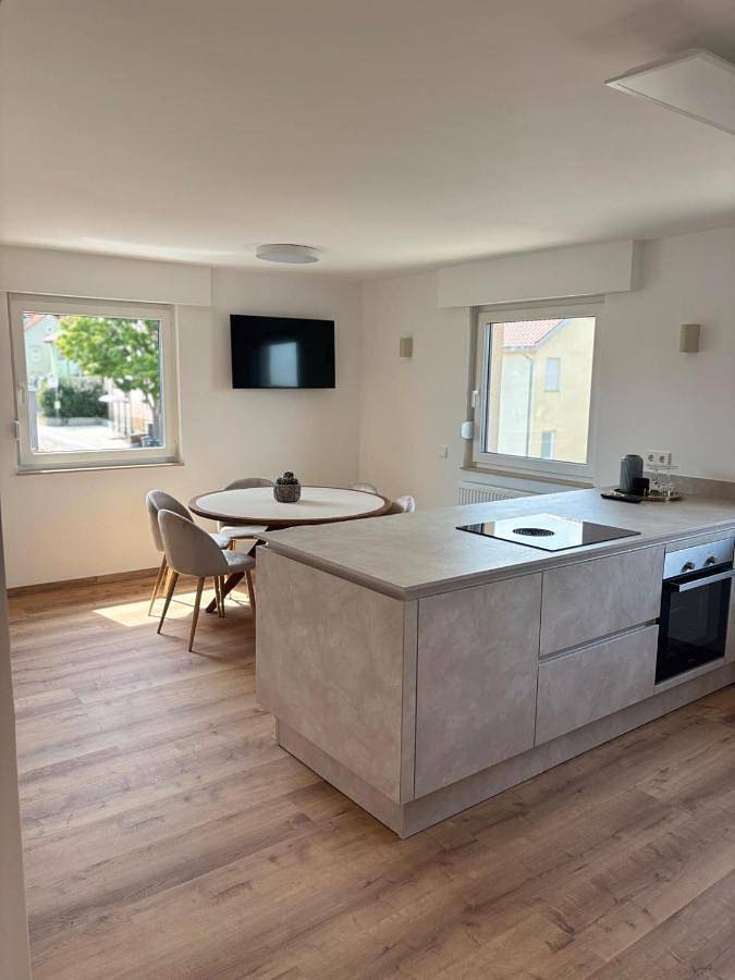 Ferienwohnung für 6 Personen, mit Balkon und Garten sowie Ausblick in Lehrensteinsfeld