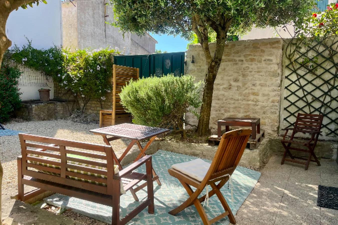 Charming house with garden near the port in Ars-en-Ré, Isla de Ré