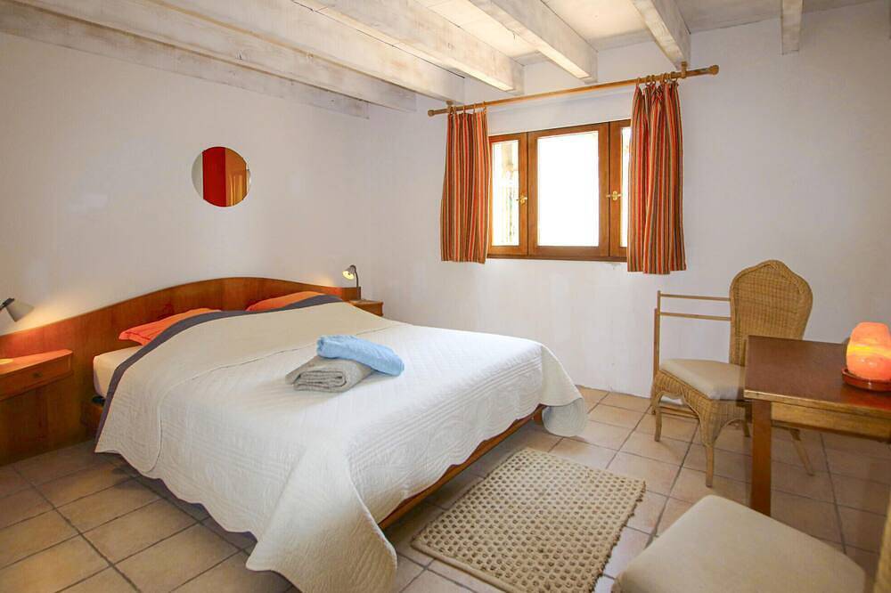 Gorgeous home in Tulette with private swimming pool, can be inside or outside in Tulette, Région de nyons