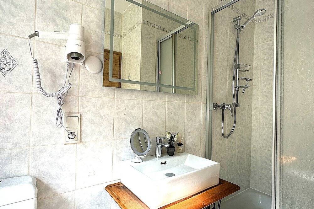 Ganze Wohnung, Modernes, freundliches Apartment im Wingert, in zentraler Ortslage von Bullay in Bullay, Traben-Trarbach und Umbegung