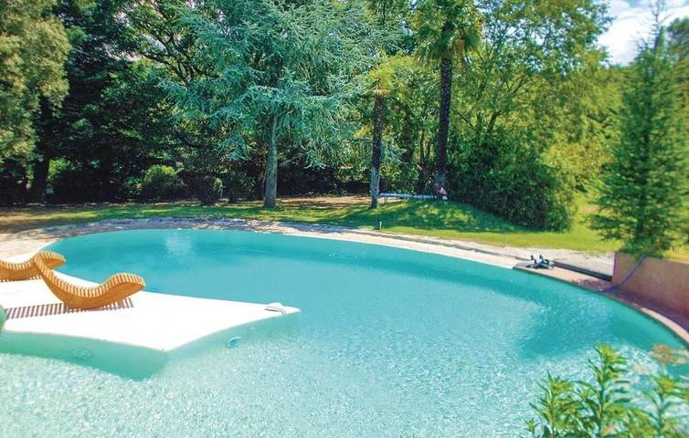 Gîte pour 2 personnes, avec jardin et piscine à Sabran