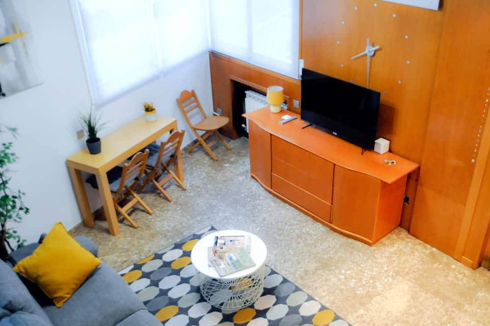 Casa Luna, junto playa y Barcelona Centro. in Badalona, Barcelonès