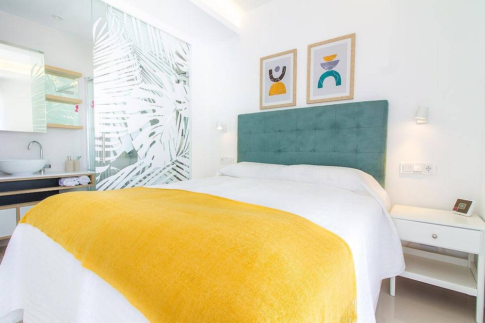 4 bedroom awesome home in Los Alcázares in Golf Resorts Murcia, Mar Menor