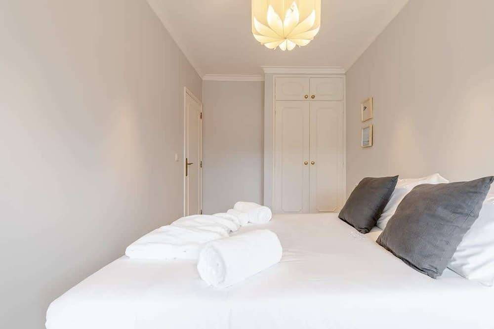 Entire apartment, Seaside Urban Retreat – 5min to Esposende Beach in Marinhas, Esposende
