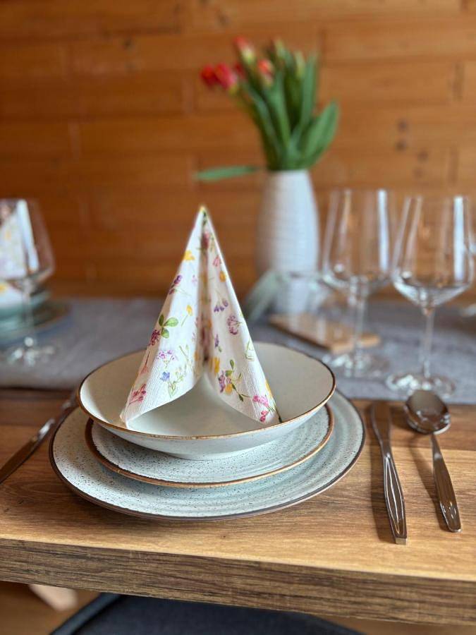 Ferienwohnung für 2 Personen, mit Ausblick und Garten sowie Seeblick, mit Haustier am Attersee - 3