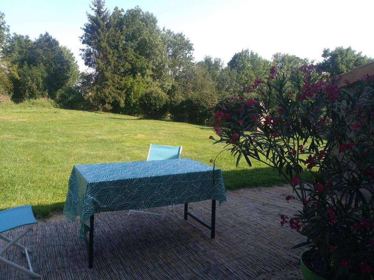 Double Room with Garden View in Scillé, Région de Niort